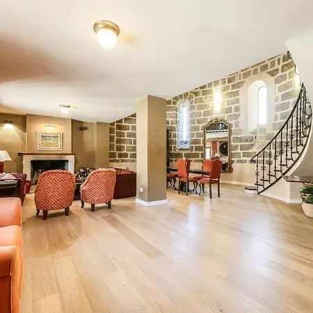 Stunning 13th Century Luxury Villa* Garden & Pool Βίλα *