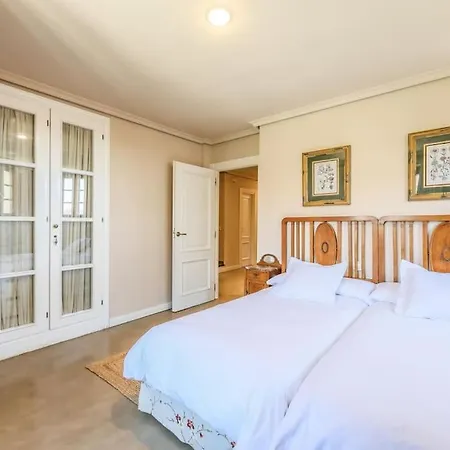 Villa Stunning 13th Century Luxury Villa* Garden & Pool Avila