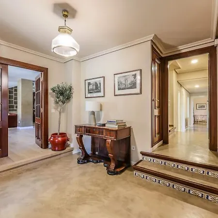 Stunning 13th Century Luxury Villa* Garden & Pool