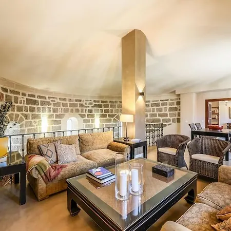 Βίλα Stunning 13th Century Luxury Villa* Garden & Pool *