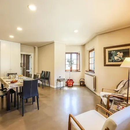 Stunning 13th Century Luxury Villa* Garden & Pool * Ávila