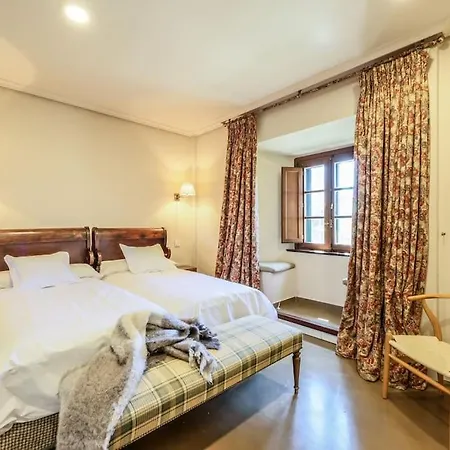 Stunning 13th Century Luxury Villa* Garden & Pool