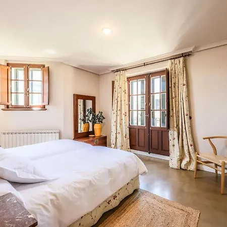Stunning 13th Century Luxury Villa* Garden & Pool