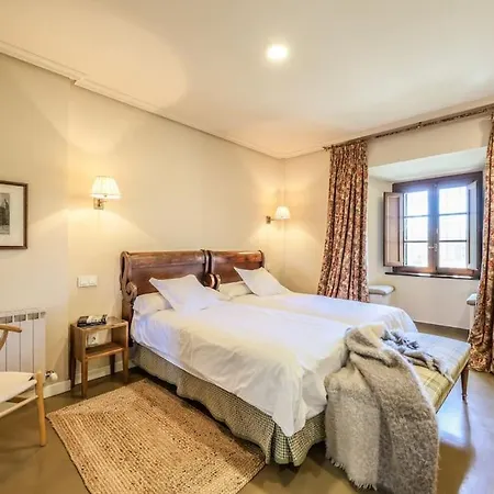 Stunning 13th Century Luxury Villa* Garden & Pool Ávila