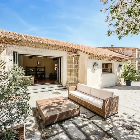 Stunning 13th Century Luxury Villa* Garden & Pool * Avila