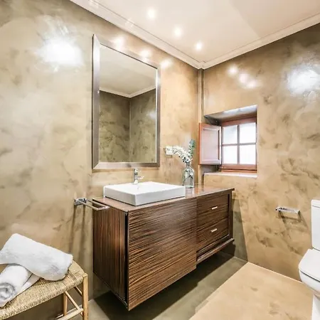 Stunning 13th Century Luxury Villa* Garden & Pool *