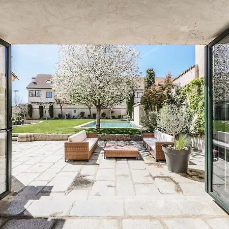 Stunning 13th Century Luxury Villa* Garden & Pool Villa *