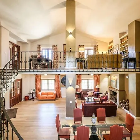 Βίλα Stunning 13th Century Luxury Villa* Garden & Pool *